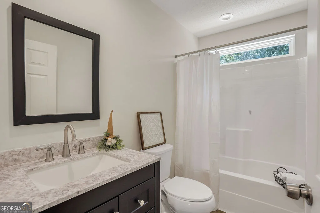Photo of 210 Brown Thrush Road