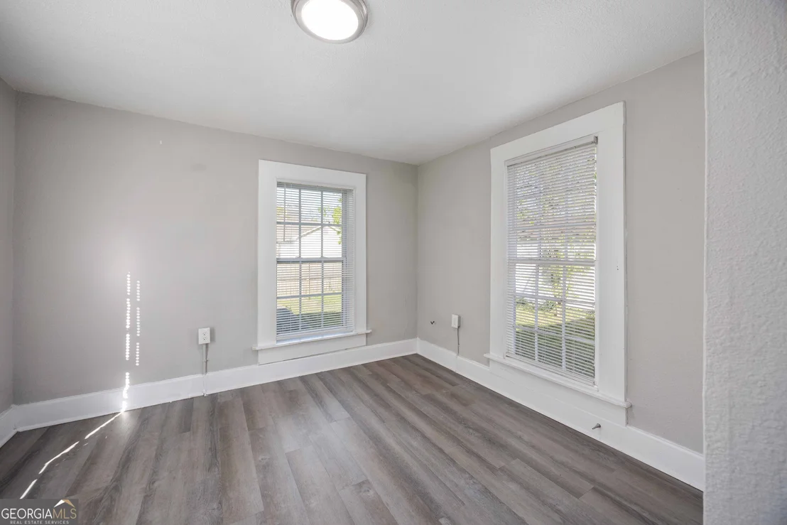 Photo of 1103 Bryan Avenue