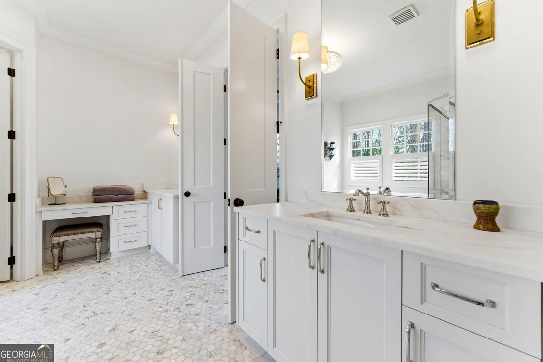 Photo of 1205 Oldfield Road