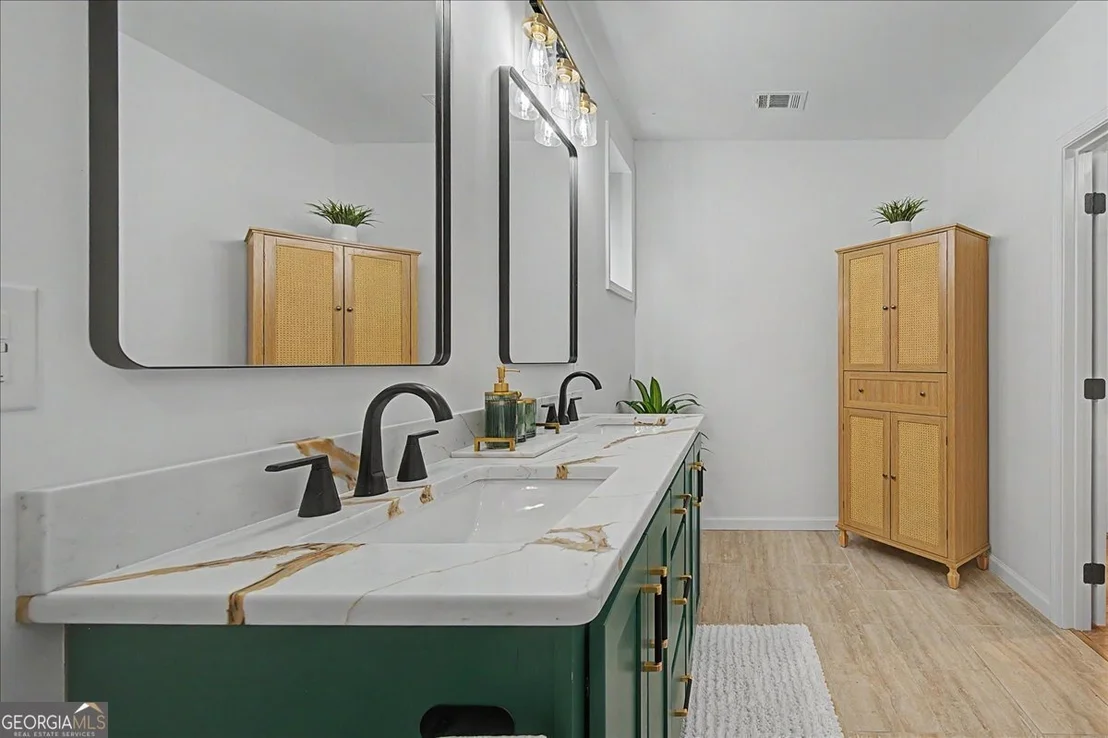 Photo of 617 Zenith Trail