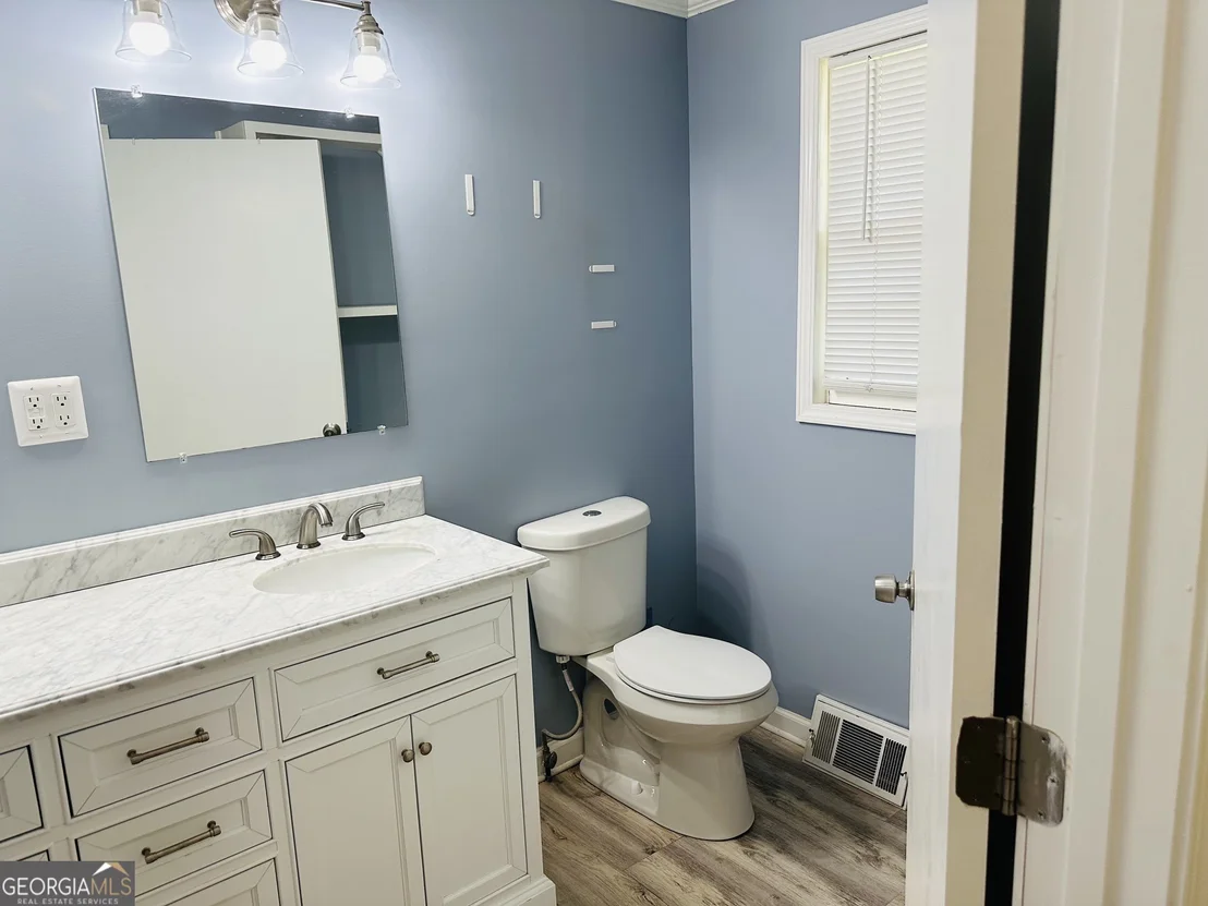 Photo of 110 N Chilton Crescent