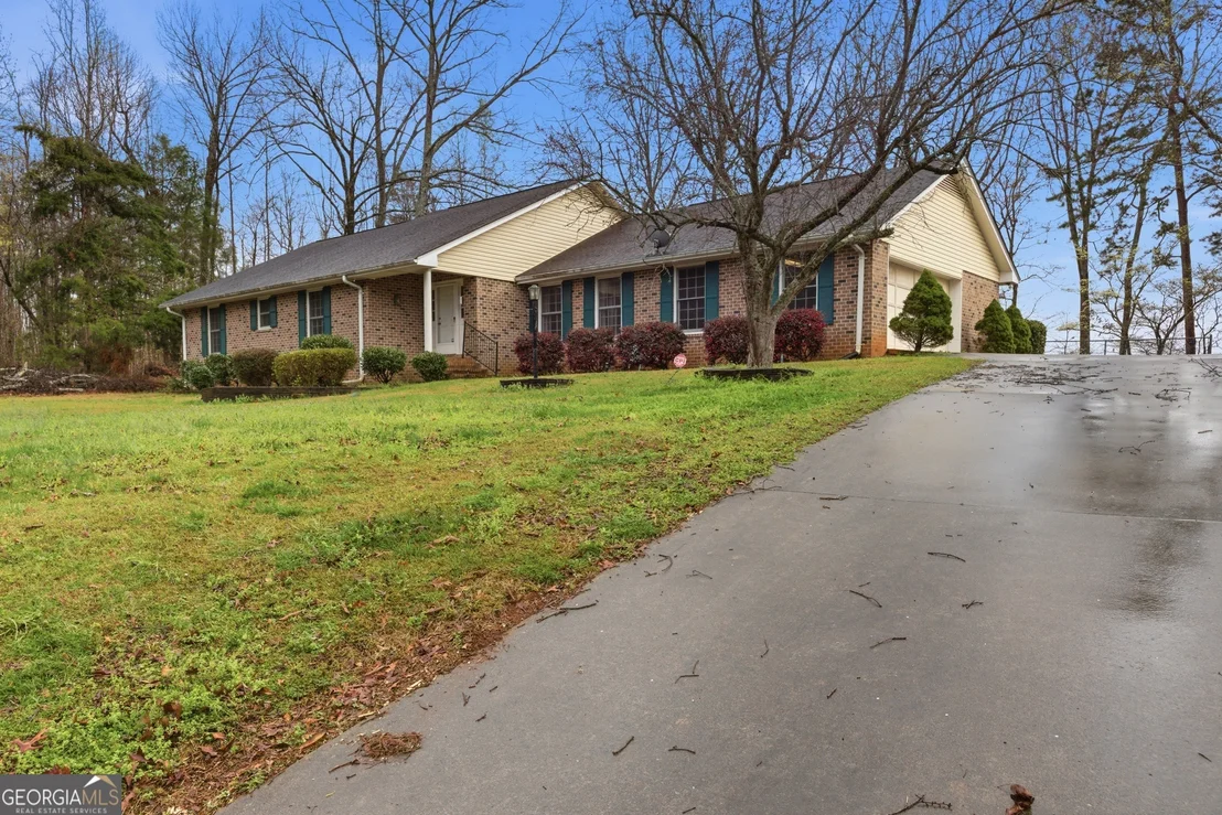 Photo of 304 Beaver Brook Drive