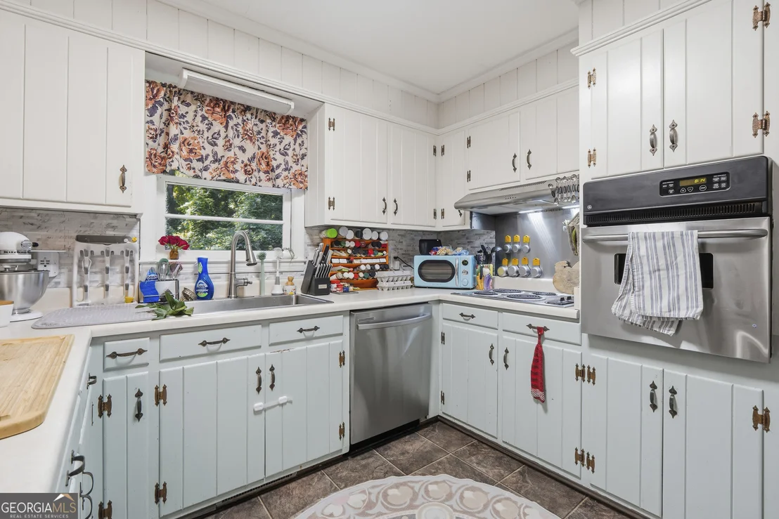 Photo of 1179 Matthews Place