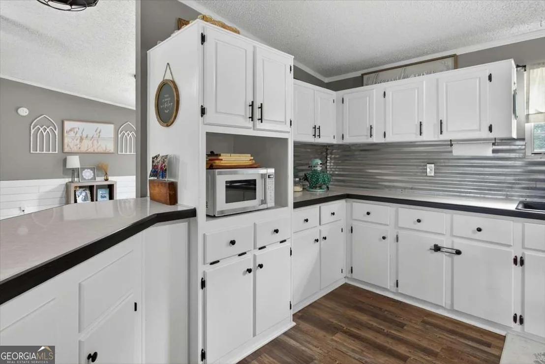 Photo of 930 Dry Pond Lane