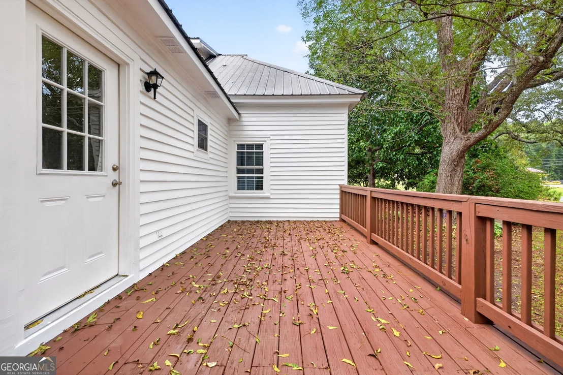 Photo of 406 Vineyard Road