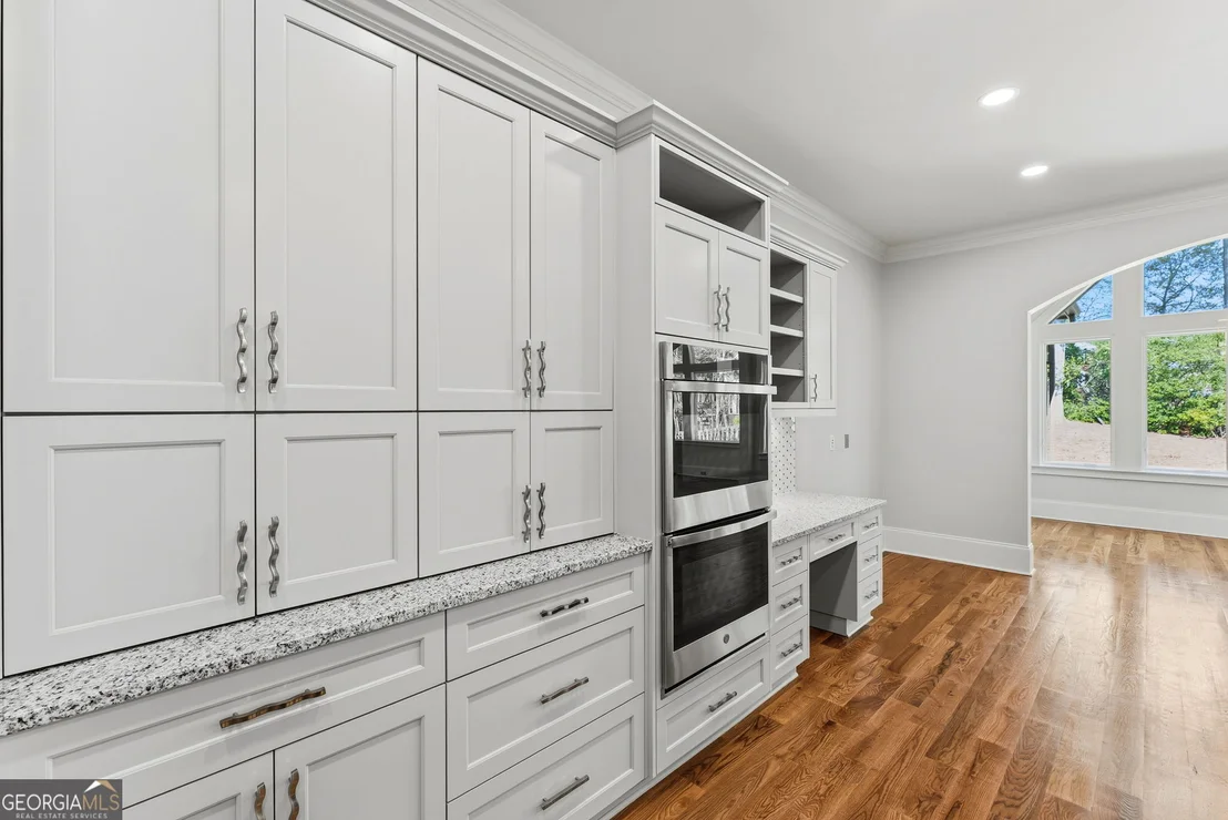 Photo of 607 W Lake Circle