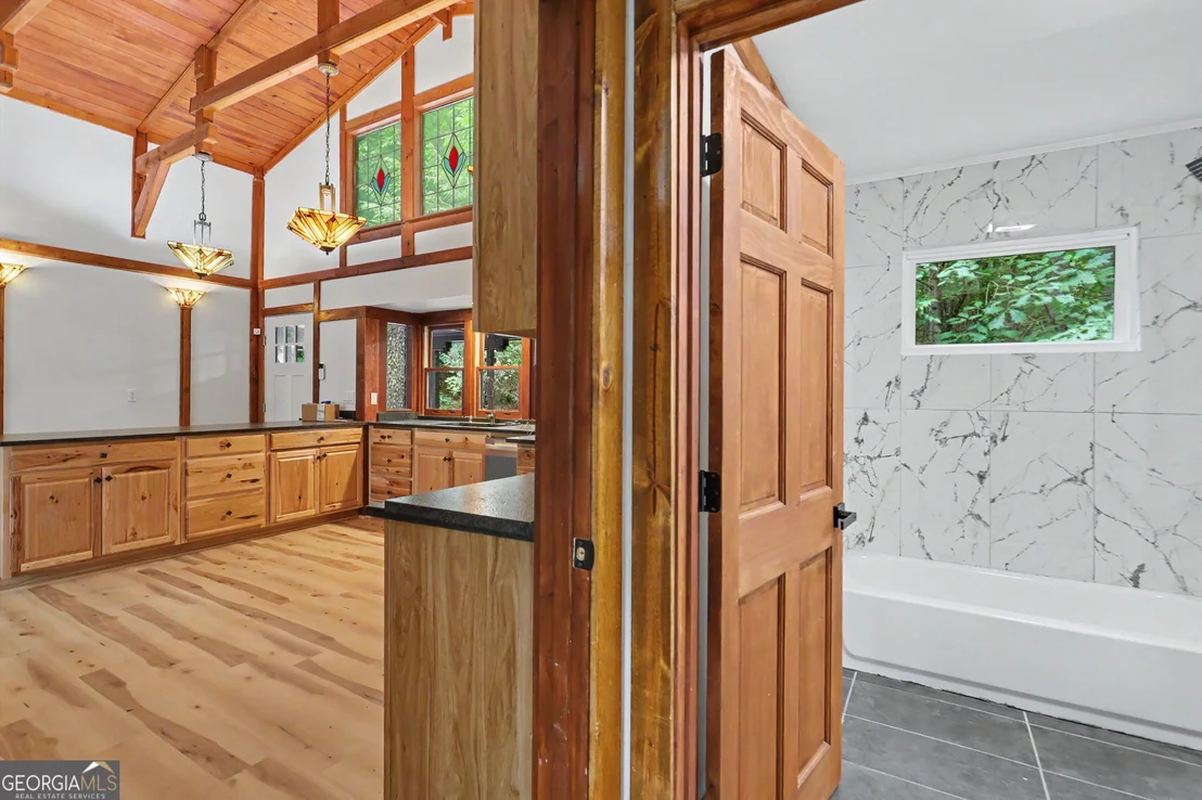 Photo of 996 Crestview Drive