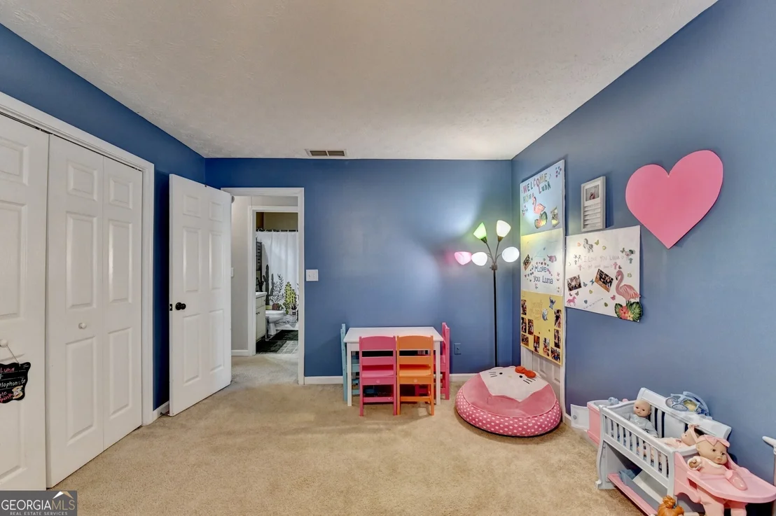 Photo of 1555 Lower River Road