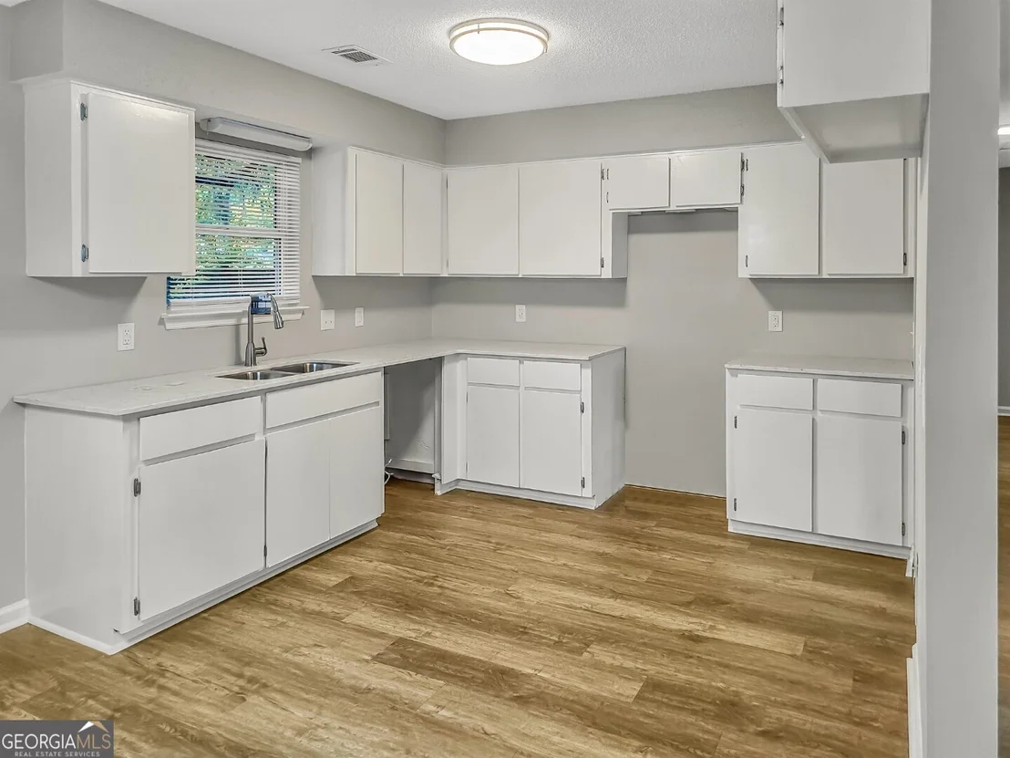 Photo of 1257 Roberts Way