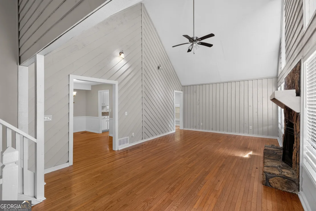 Photo of 3724 Summit Drive NW