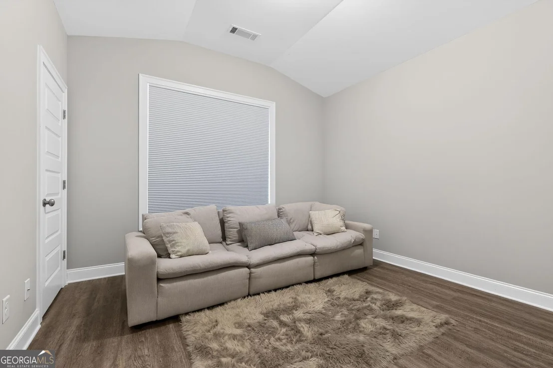 Photo of 325 Edgewater Drive