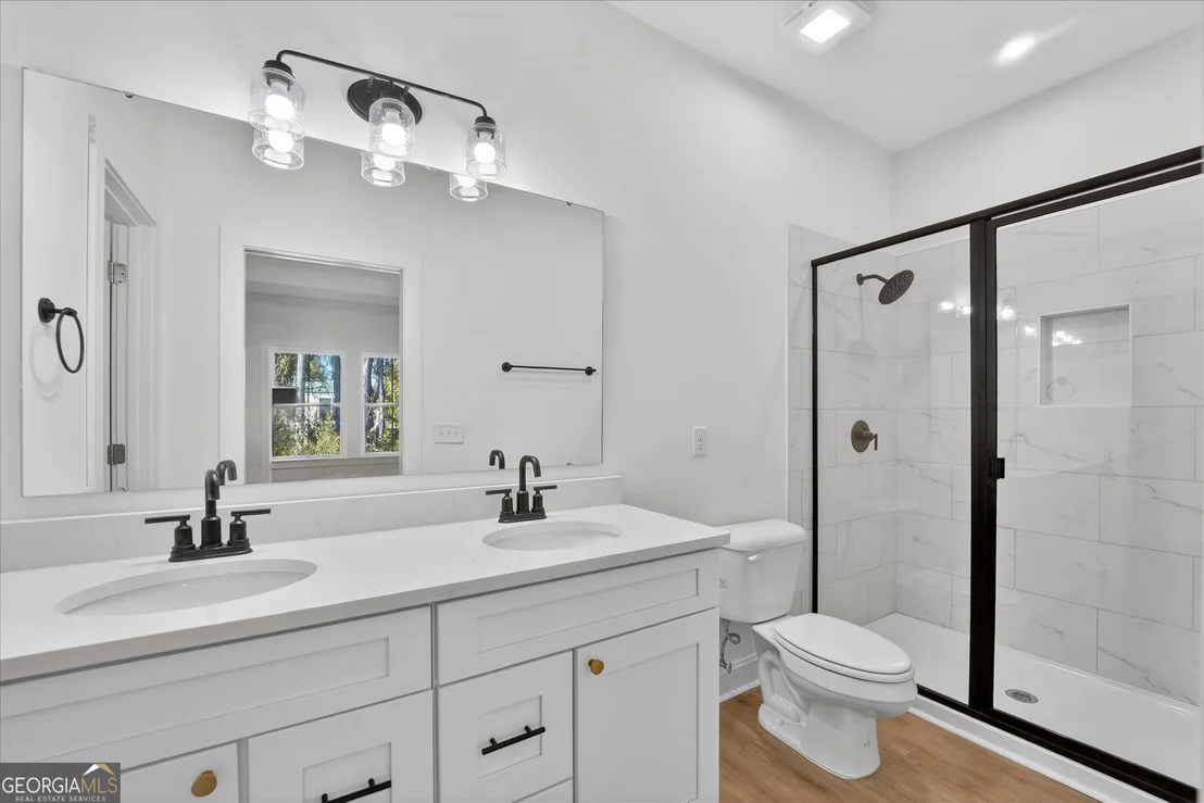 Photo of 1072 Cottage Way