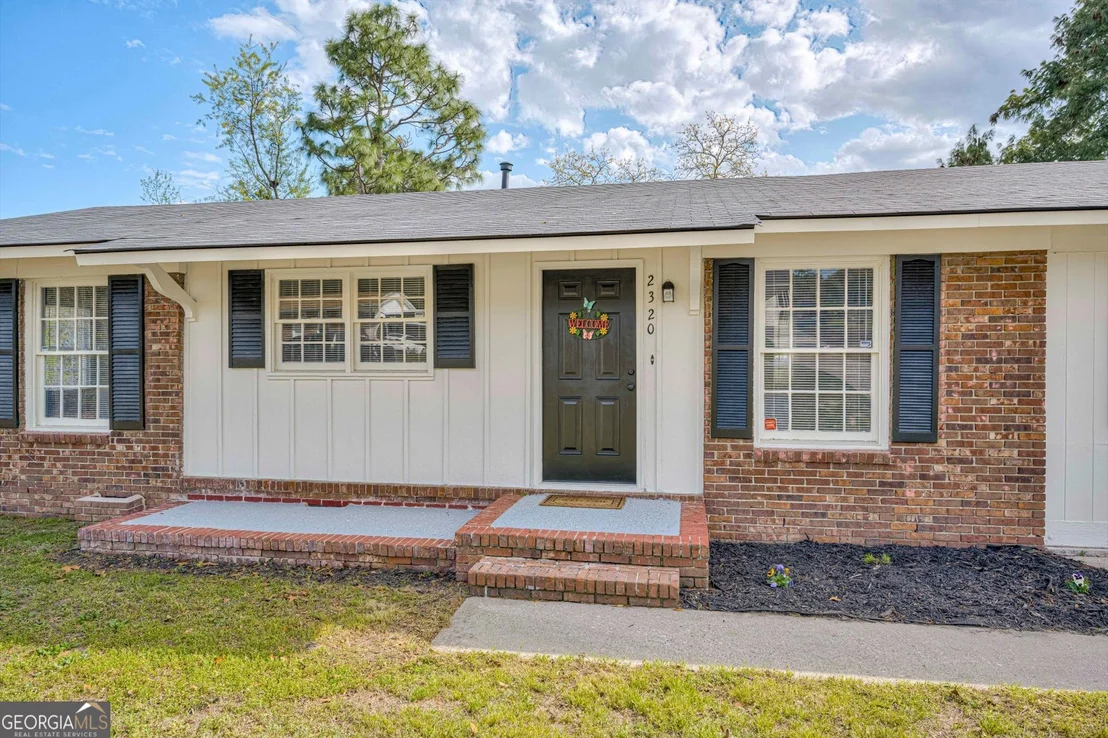 Photo of 2320 Mimosa