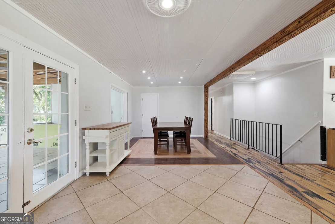 Photo of 1042 Lakeland Drive