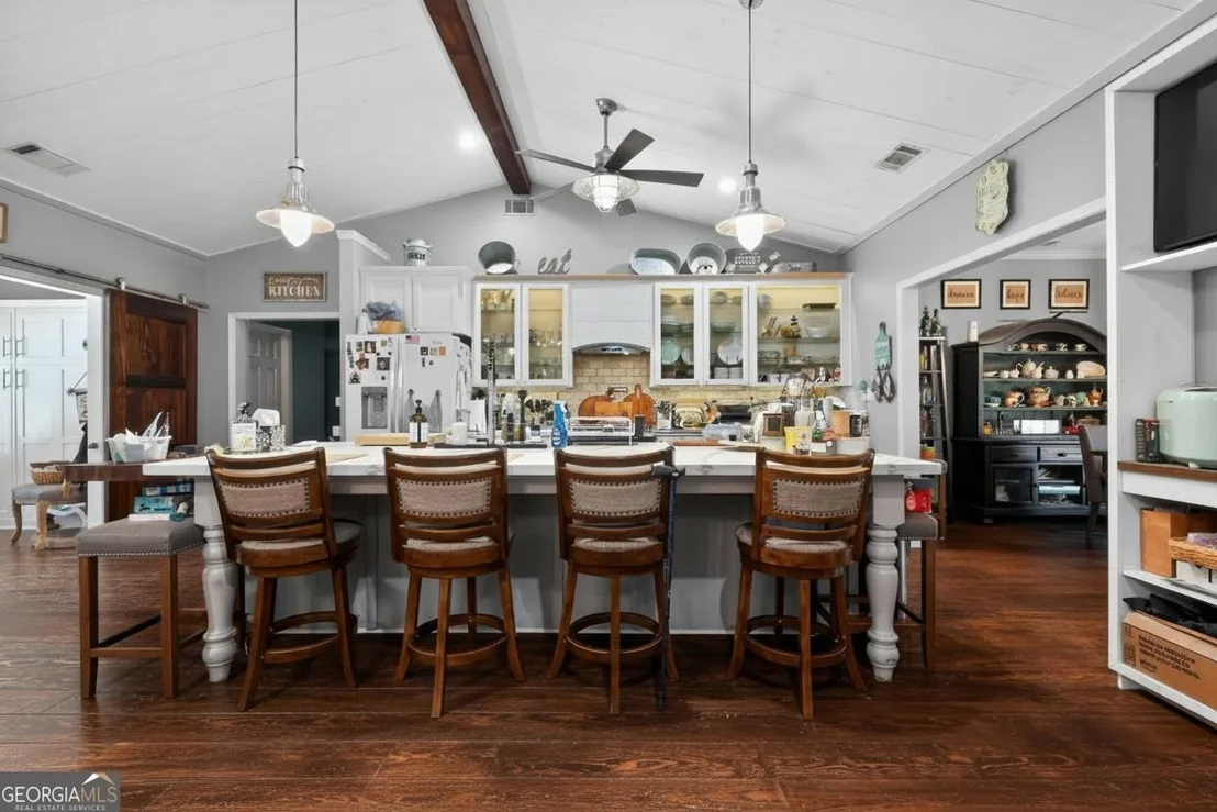 Photo of 645 King Road