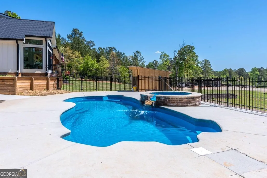 Photo of 228 Grey Squirrel Point