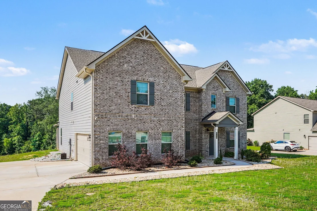 Photo of 945 Mystic Way