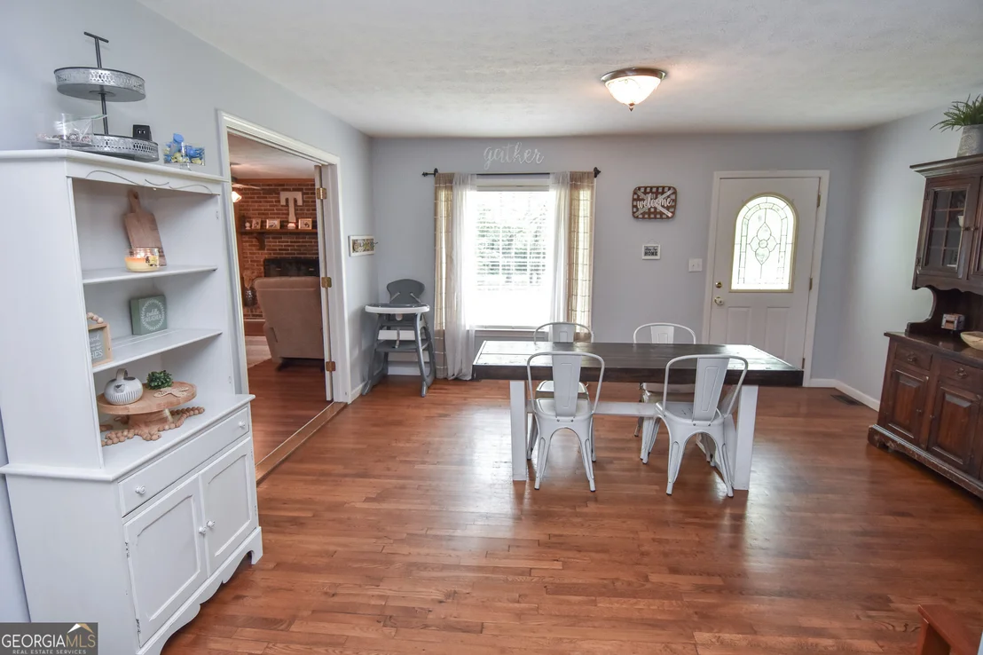 Photo of 1579 Van Buren Road