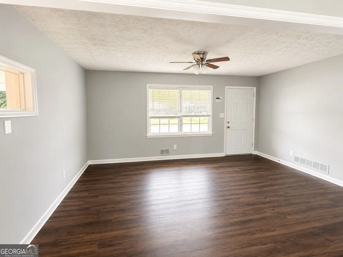 Photo of 1716 Hallmark Drive