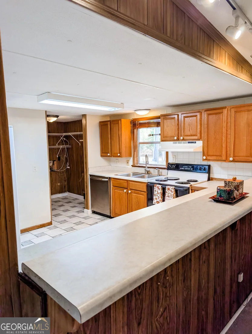 Photo of 3300 Hamlin Road