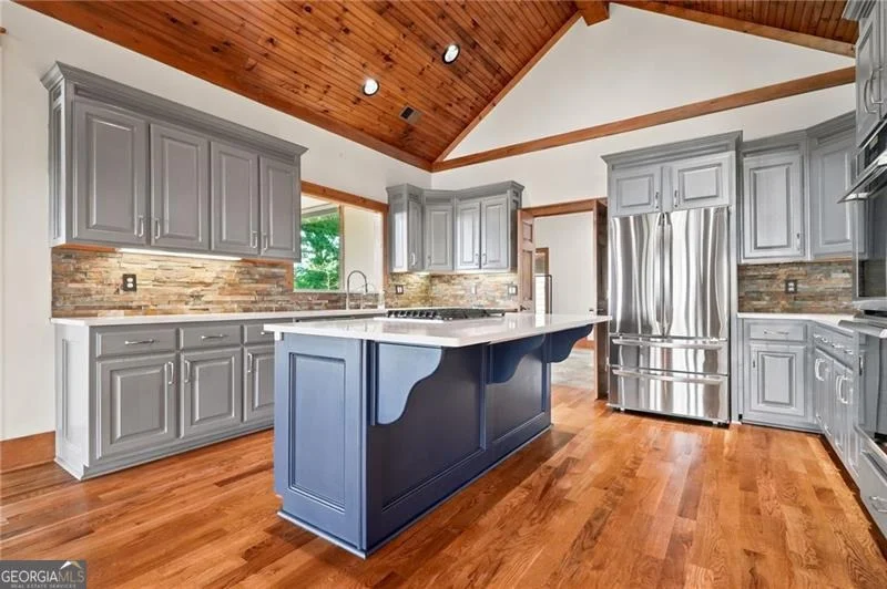 Photo of 861 Summit Drive