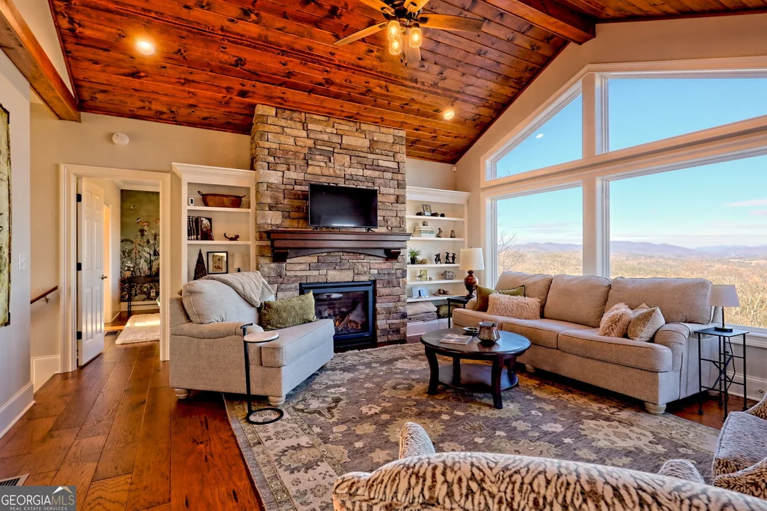 Photo of 916 Arbor Drive