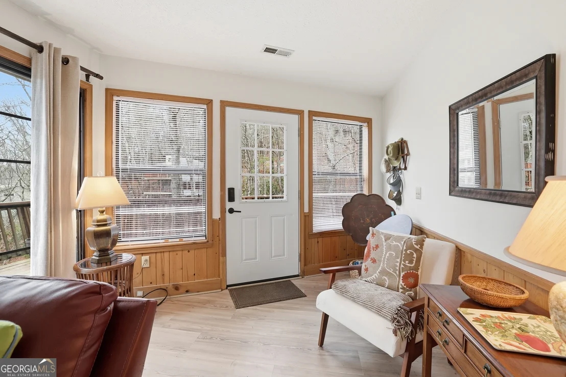 Photo of 578 Saddleback Circle