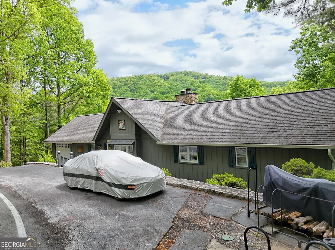 Photo of 854 Saddleback Circle