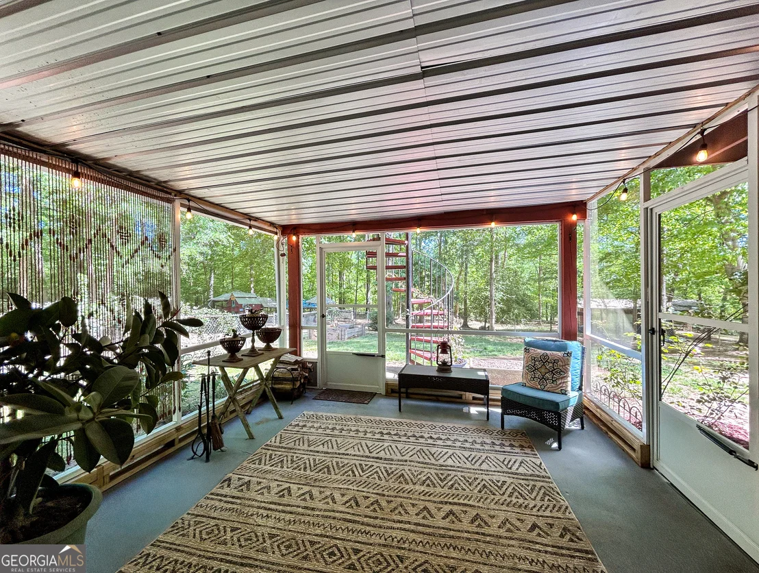 Photo of 298 Hudson River Drive