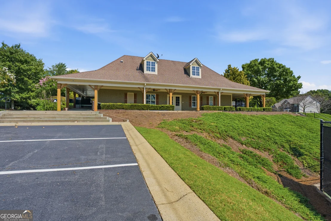 Photo of 423 Crestmont Lane