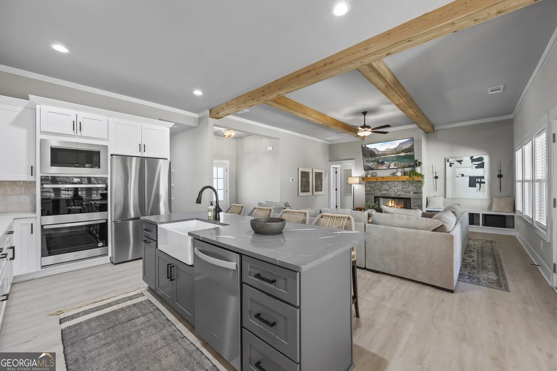 Photo of 152 White Oak Way