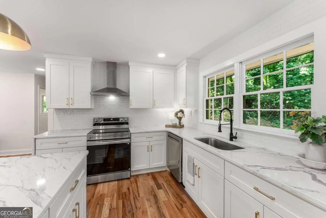 Photo of 57 Hillcrest Drive SE