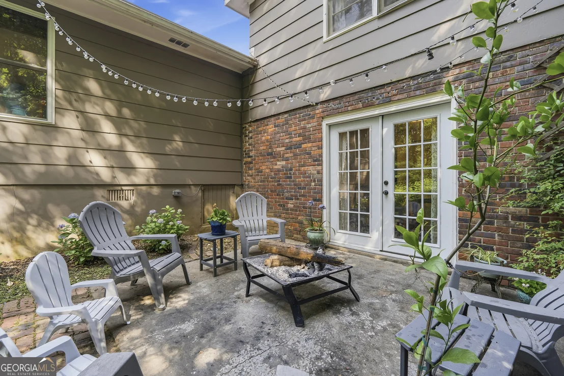 Photo of 1179 Matthews Place