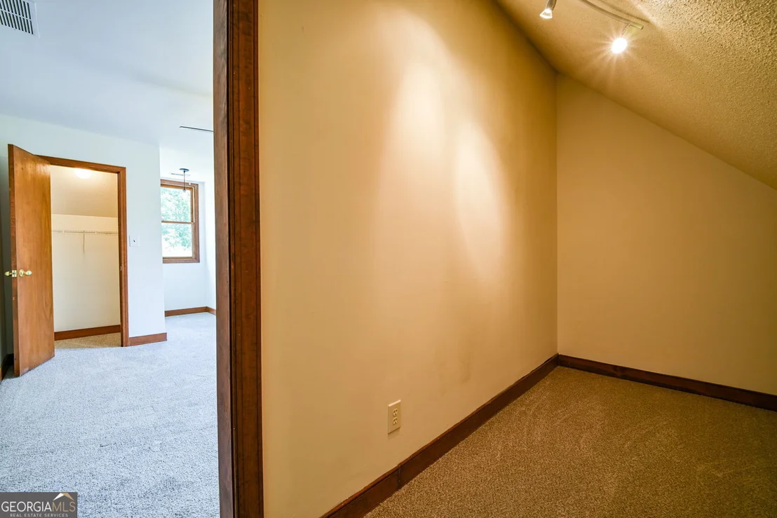 Photo of 160 River Lane