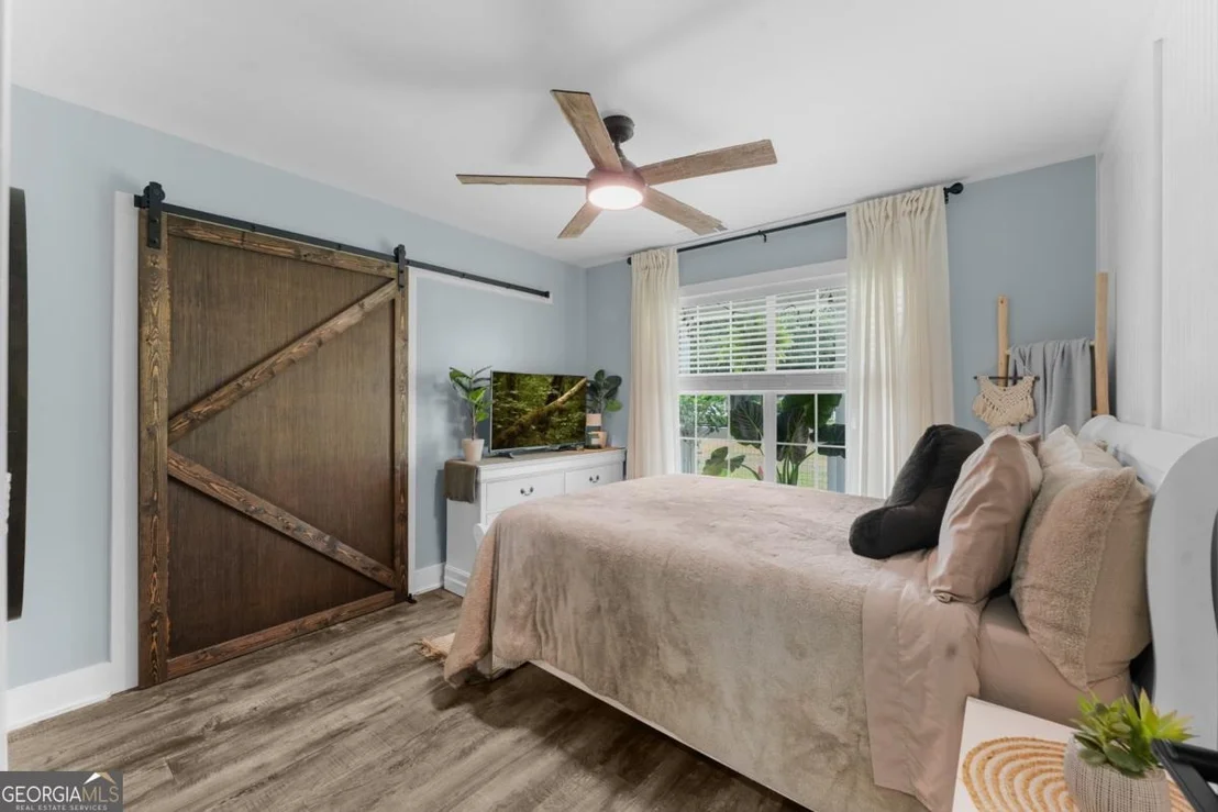 Photo of 100 Live Oak Circle