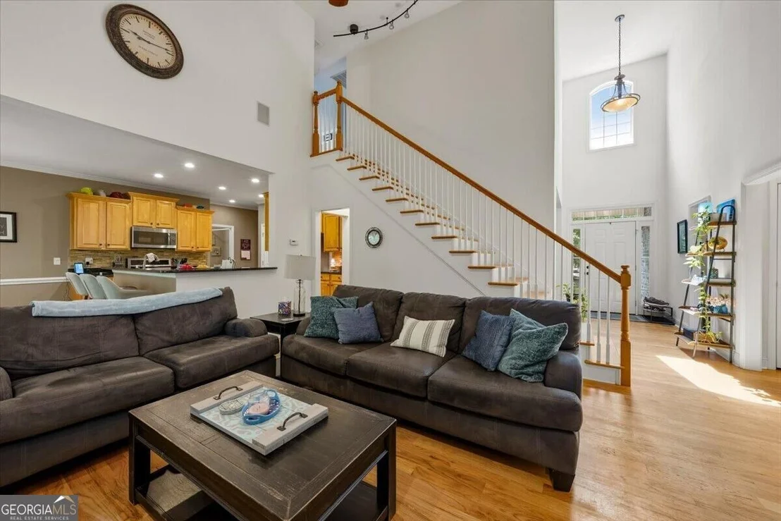 Photo of 920 Huntcliffe Drive