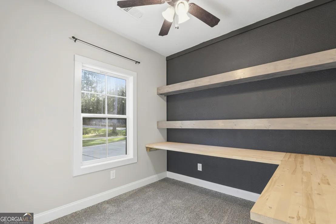 Photo of 122 Lee Road 2121