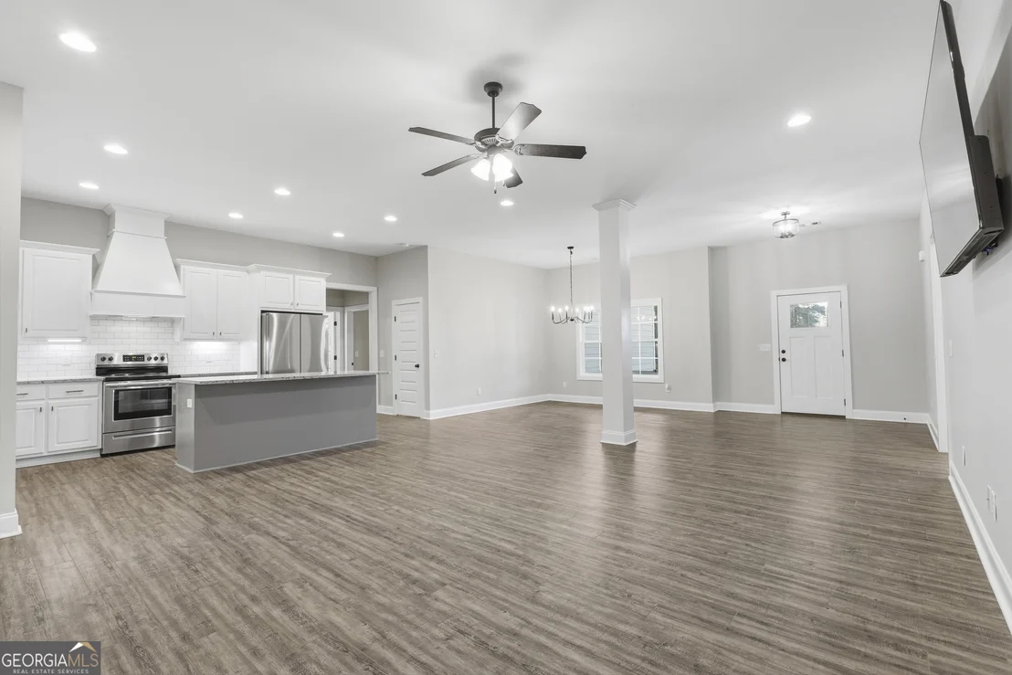 Photo of 122 Lee Road 2121