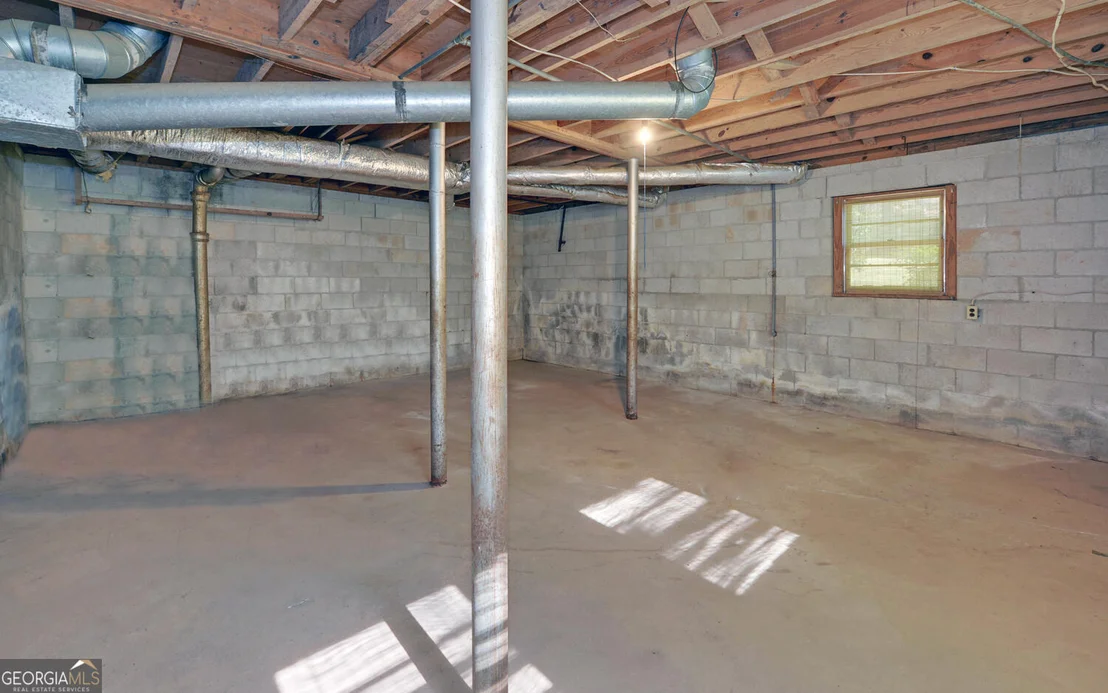 Photo of 586 Collins Road
