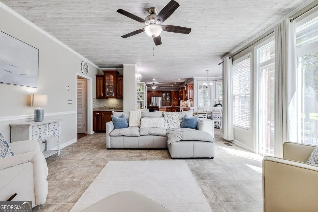Photo of 152 Cambridge Drive