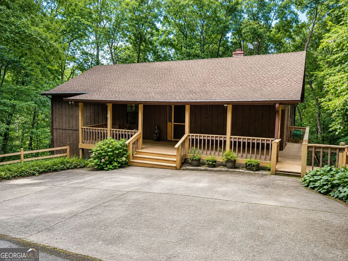 Photo of 195 Cedar Lane