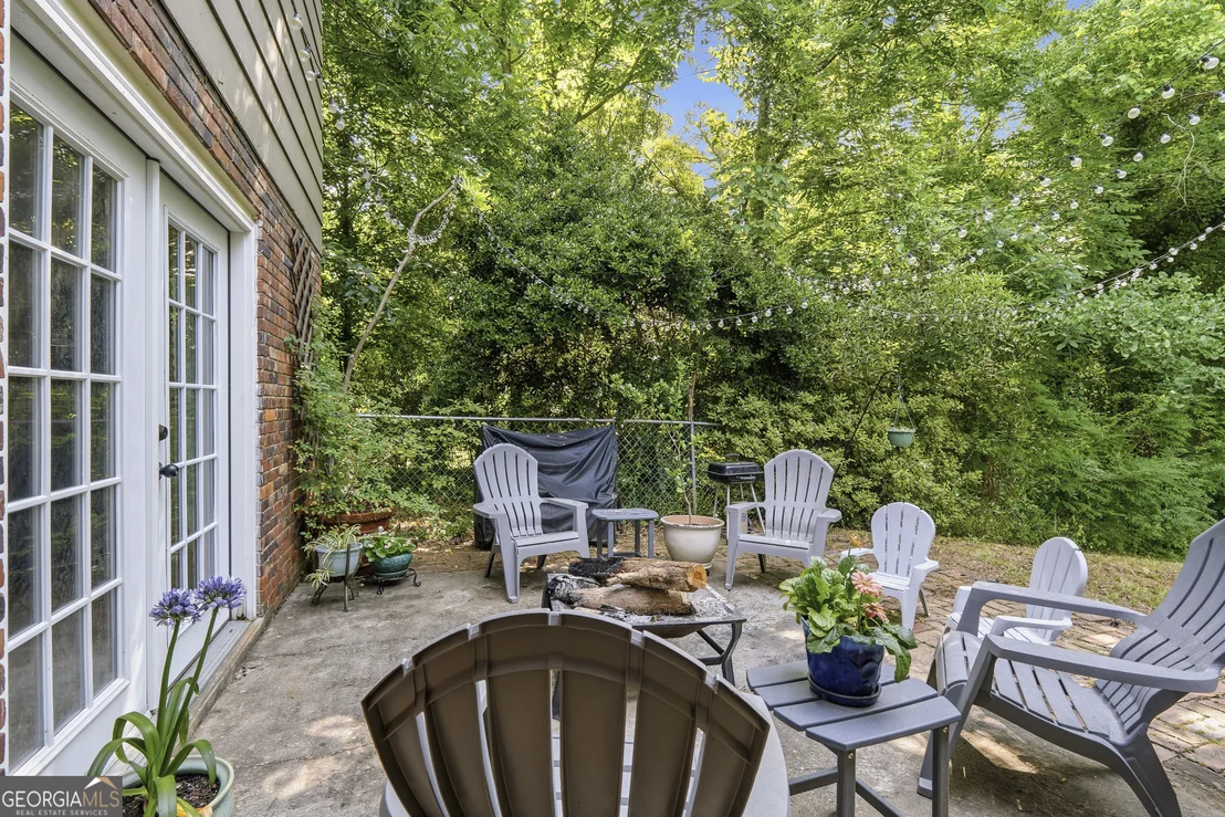 Photo of 1179 Matthews Place