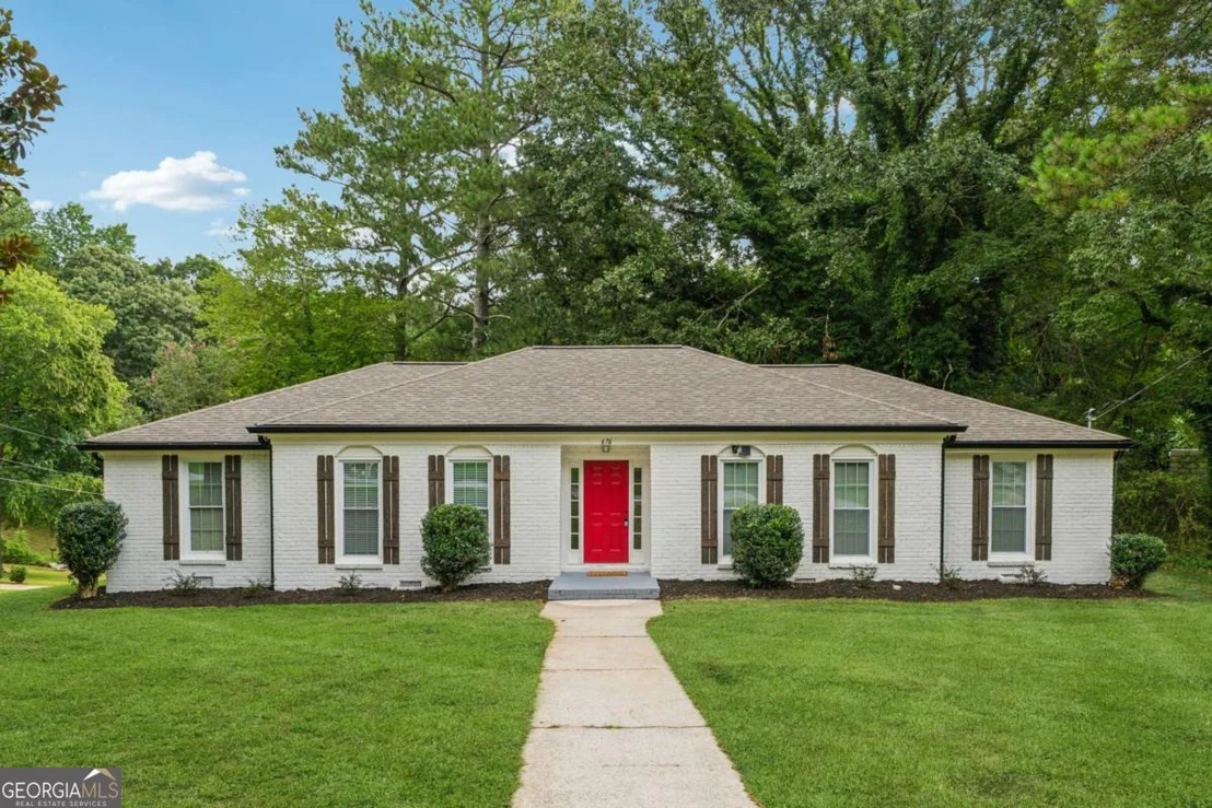 Photo of 676 Bralorne Drive