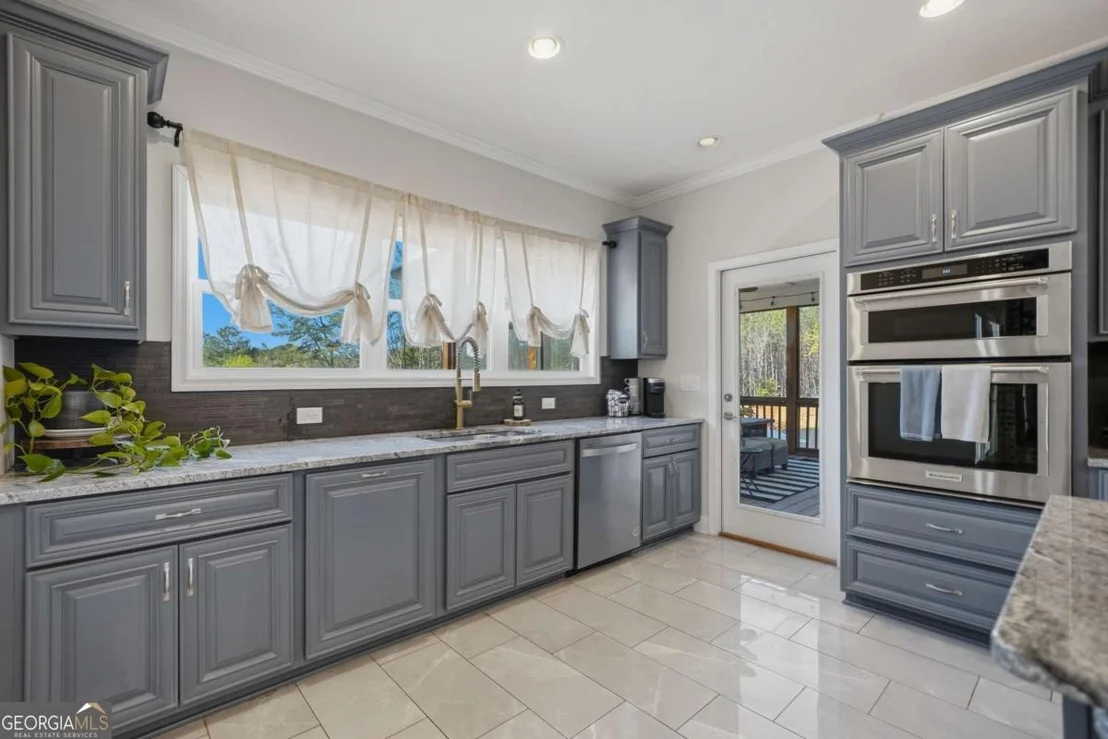 Photo of 2865 Flatbottom Road