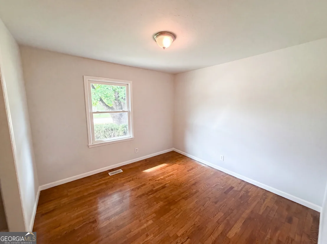 Photo of 5552 Pine Street