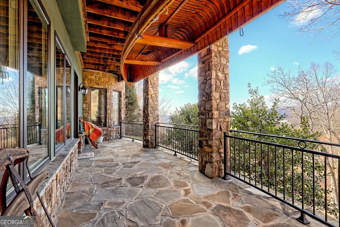 Photo of 689 Waterfall Drive