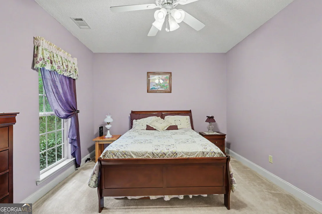 Photo of 830 Lord Fleming Road