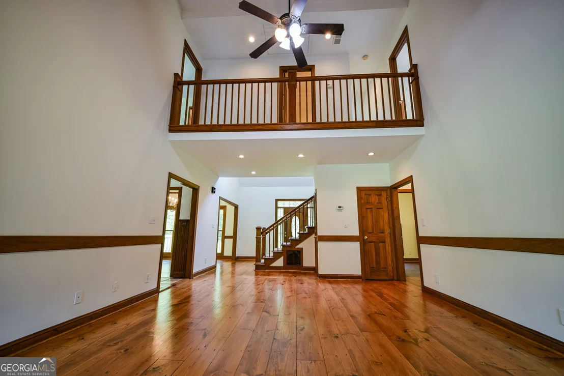 Photo of 160 River Lane