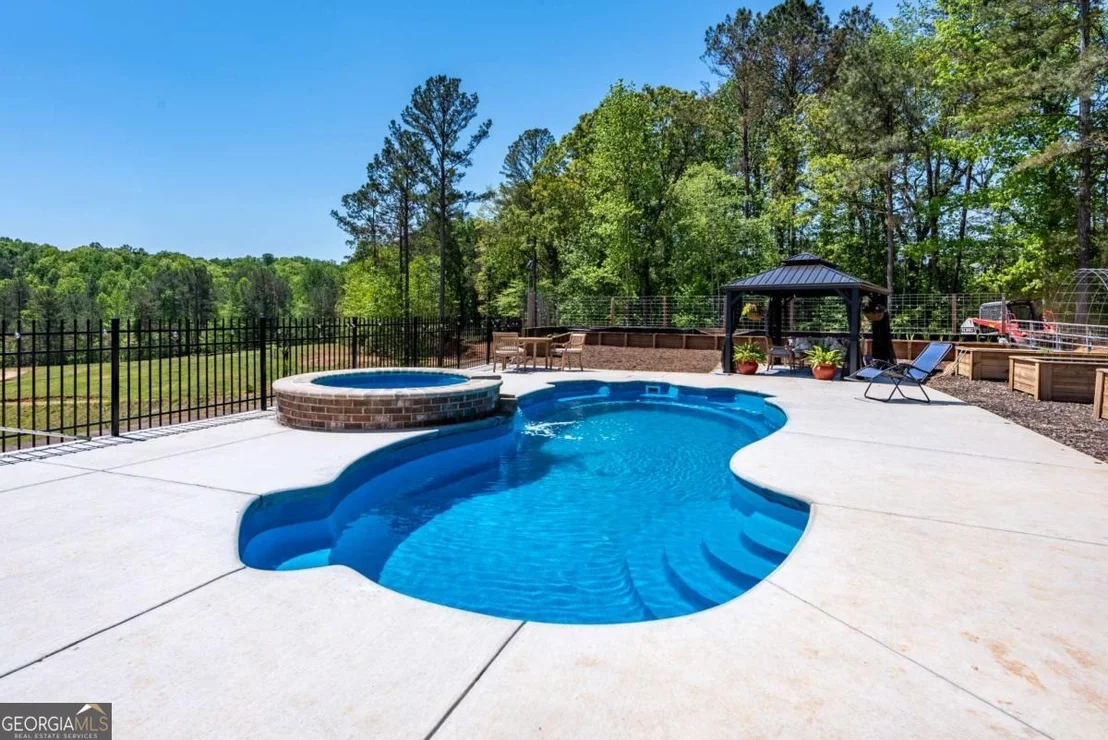 Photo of 228 Grey Squirrel Point