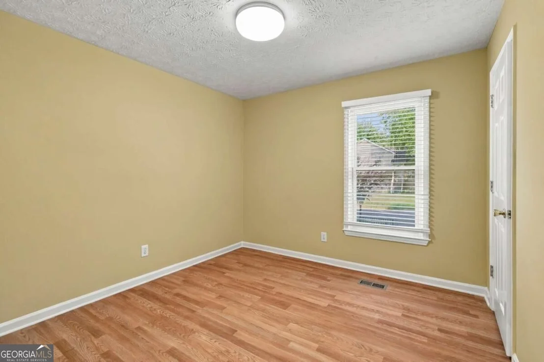 Photo of 115 Aztec Way SE